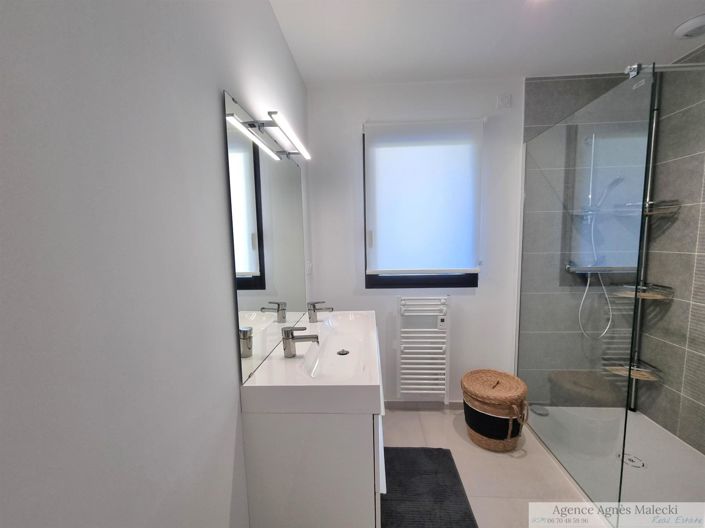 Image No.19-5 Bed House for sale