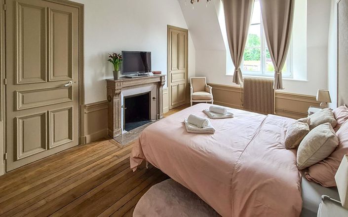 Image No.15-8 Bed Property for sale