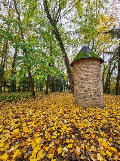 Image No.16-8 Bed Property for sale