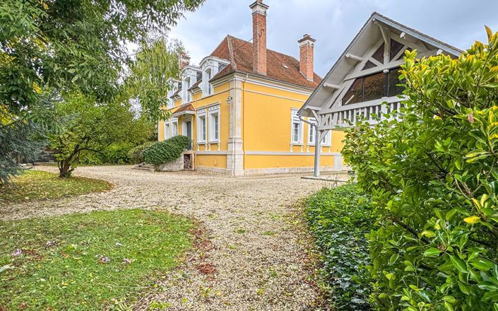 Image No.4-8 Bed Property for sale