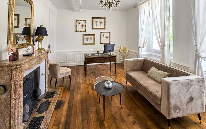 Image No.5-8 Bed Property for sale