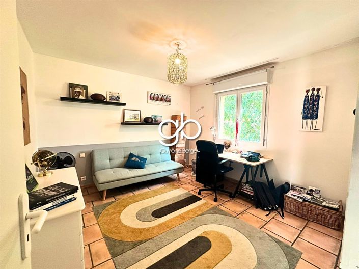 Image No.8-3 Bed House for sale