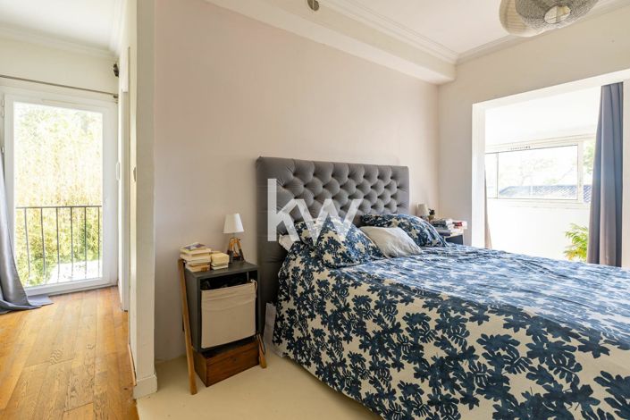 Image No.10-5 Bed House for sale