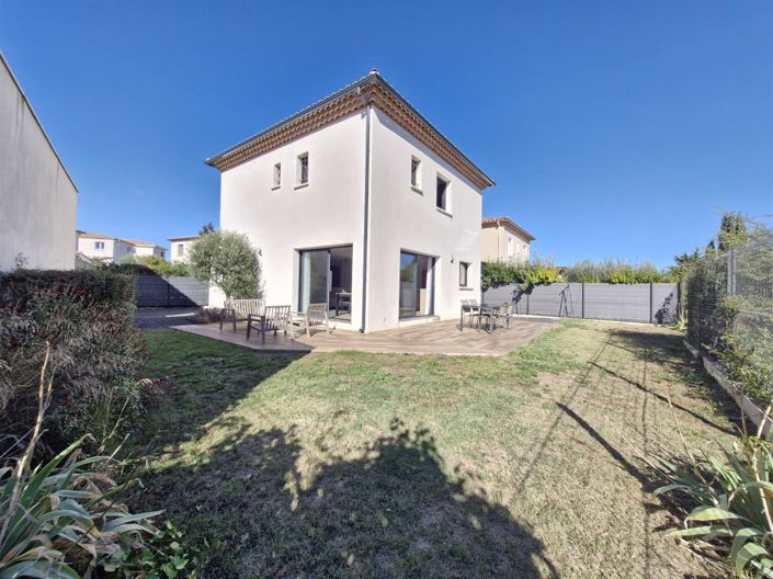 Image No.1-4 Bed House for sale