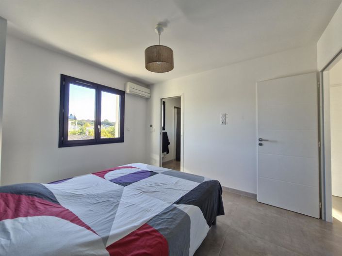 Image No.10-4 Bed House for sale