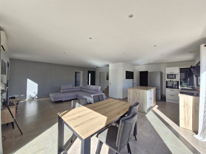 Image No.4-4 Bed House for sale