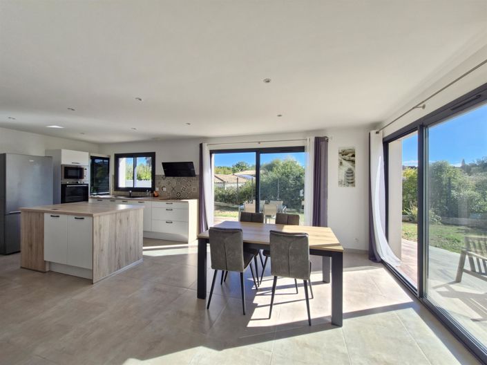 Image No.5-4 Bed House for sale