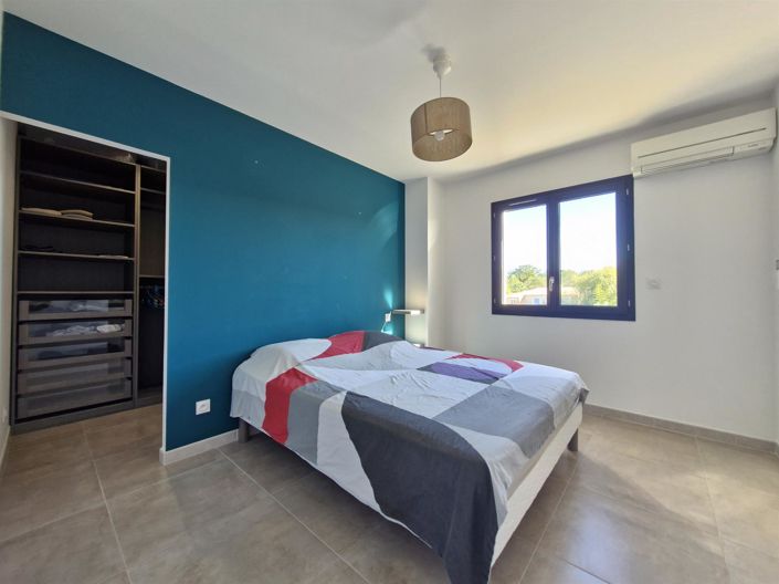 Image No.8-4 Bed House for sale