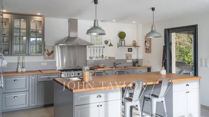 Image No.10-Maison de 4 chambres à vendre à Châteauneuf-Grasse