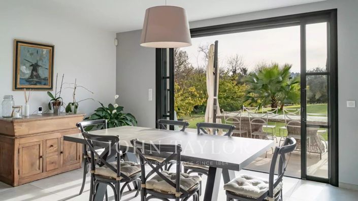 Image No.9-Maison de 4 chambres à vendre à Châteauneuf-Grasse