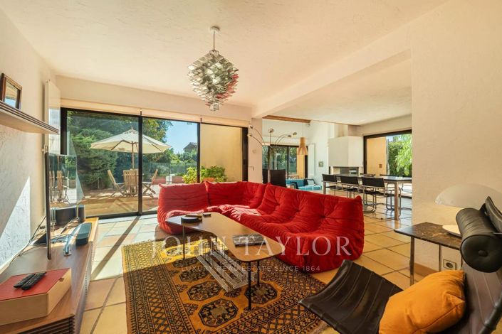 Image No.10-4 Bed House for sale