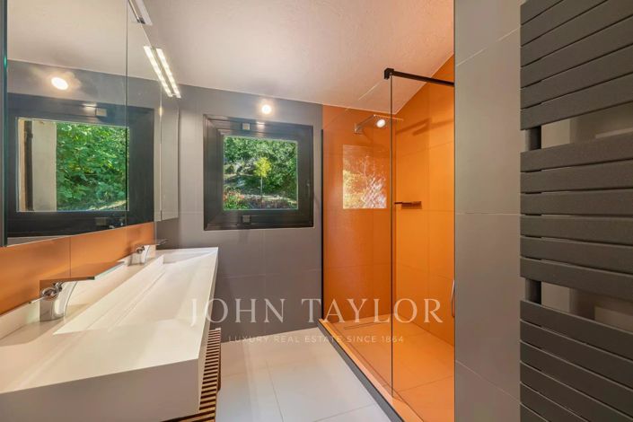 Image No.14-4 Bed House for sale