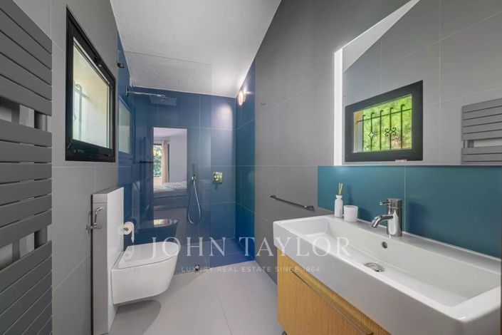 Image No.18-4 Bed House for sale