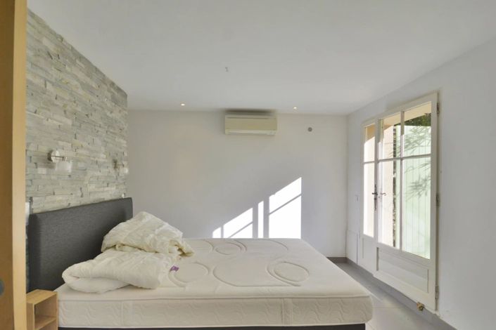 Image No.17-4 Bed House for sale