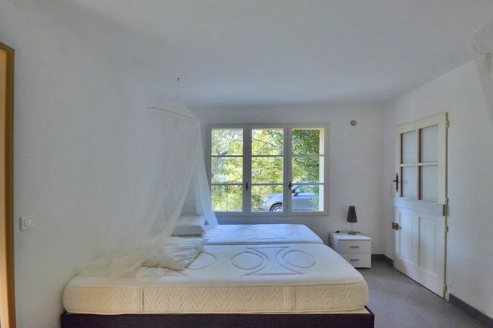 Image No.18-4 Bed House for sale