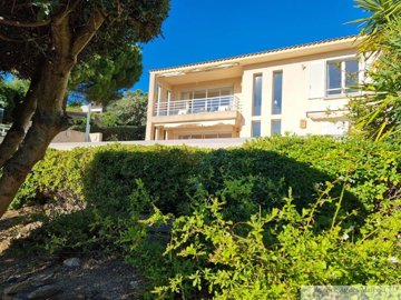 1 - Le Lavandou, House