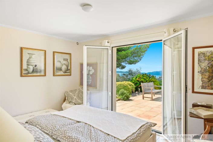 Image No.12-4 Bed House for sale