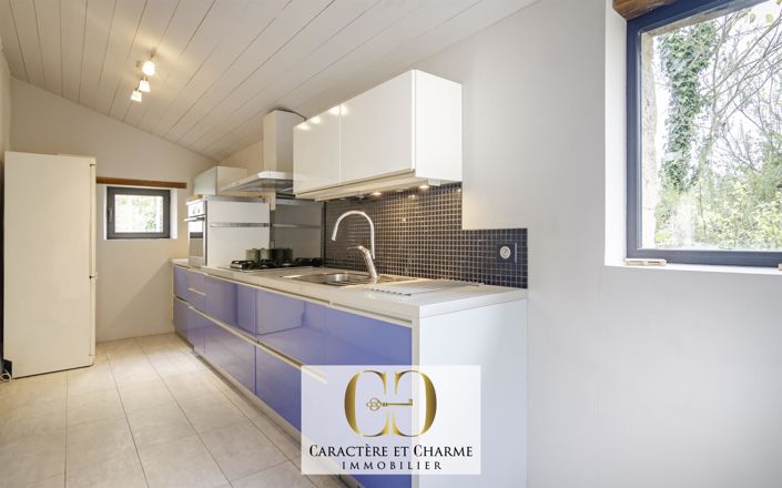 Image No.22-8 Bed House for sale