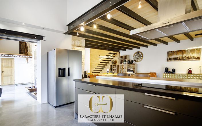 Image No.8-8 Bed House for sale