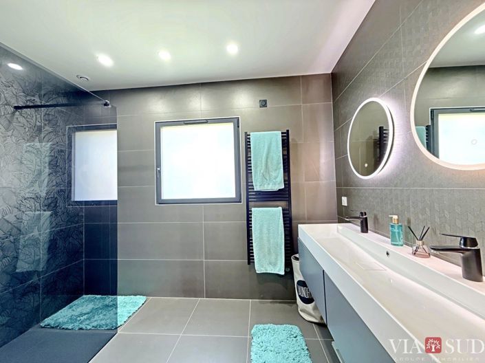 Image No.12-Propriété de 4 chambres à vendre à Bessan