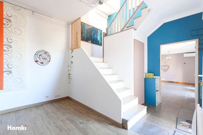 Image No.10-3 Bed House for sale