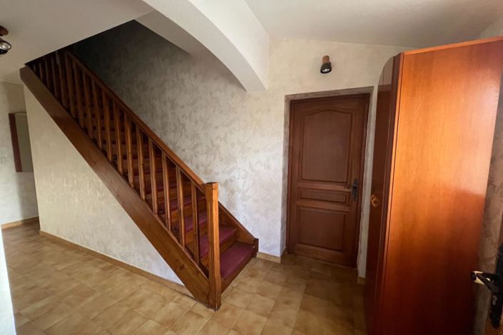 Image No.10-4 Bed House for sale