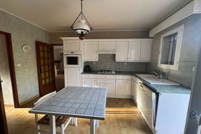 Image No.8-4 Bed House for sale