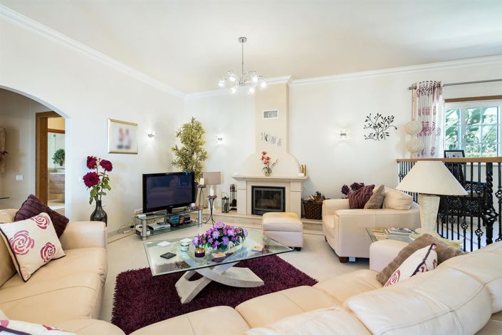 Image No.10-4 Bed House for sale
