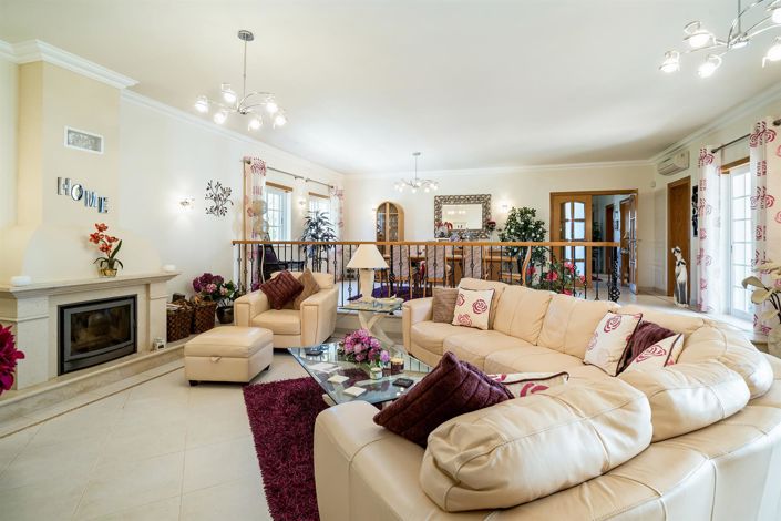 Image No.12-4 Bed House for sale
