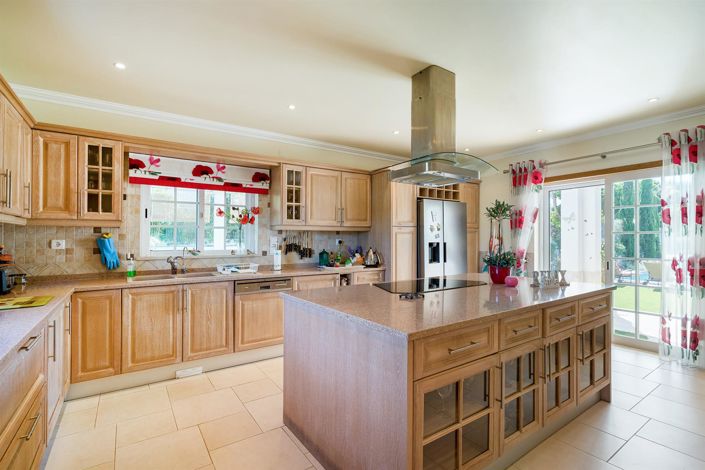 Image No.17-4 Bed House for sale