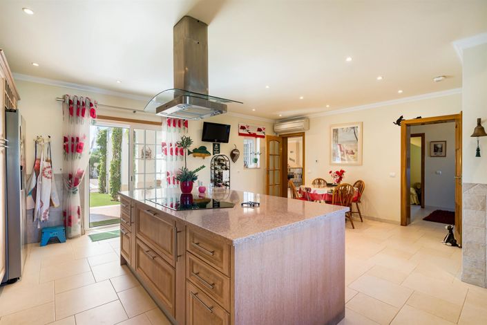 Image No.19-4 Bed House for sale