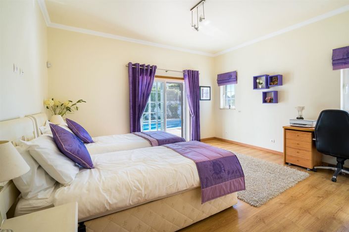 Image No.22-4 Bed House for sale