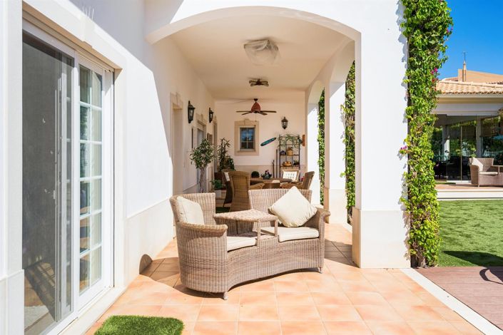 Image No.25-4 Bed House for sale