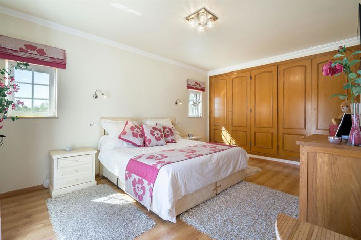 Image No.29-4 Bed House for sale