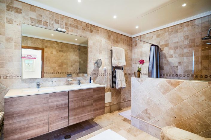 Image No.31-4 Bed House for sale