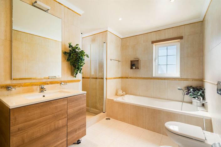 Image No.34-4 Bed House for sale