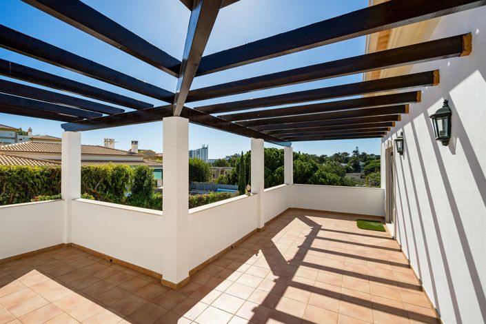 Image No.36-4 Bed House for sale