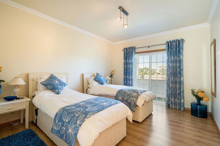 Image No.37-4 Bed House for sale