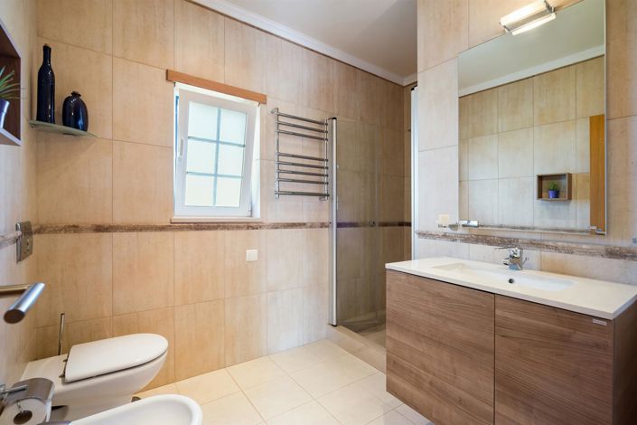 Image No.38-4 Bed House for sale