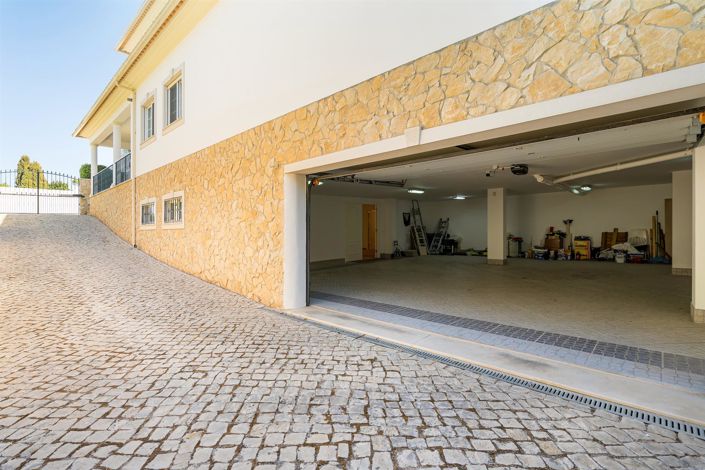 Image No.42-4 Bed House for sale