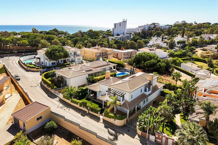 Image No.44-4 Bed House for sale