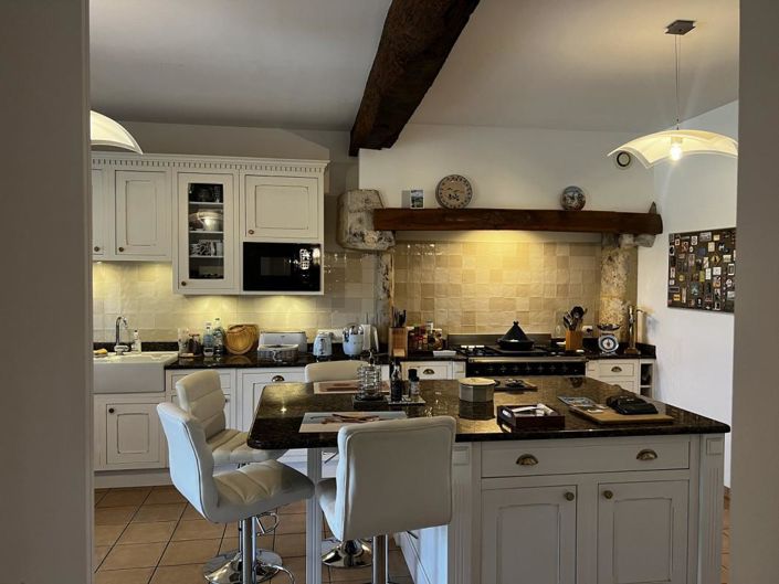 Image No.8-8 Bed House for sale