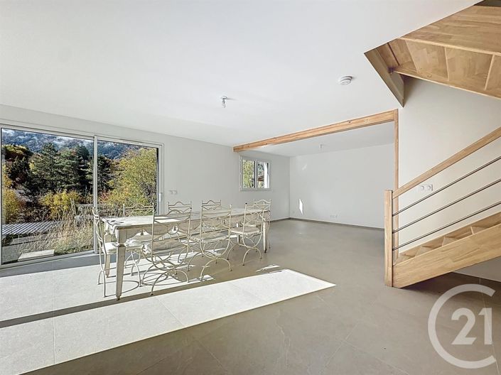 Image No.1-3 Bed House for sale