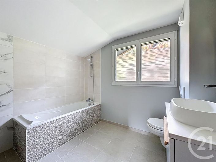 Image No.11-3 Bed House for sale