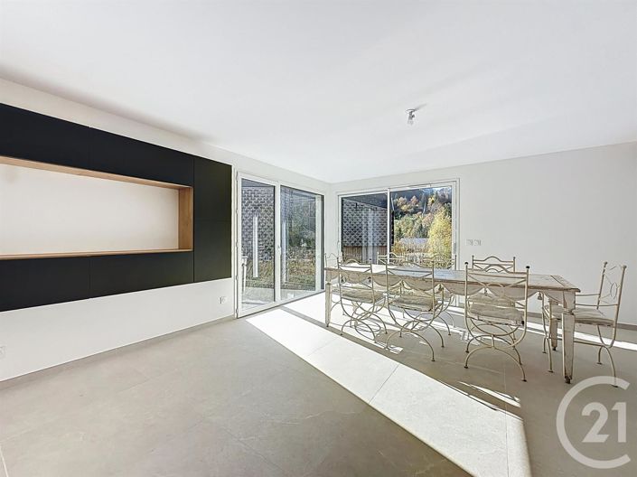 Image No.2-3 Bed House for sale