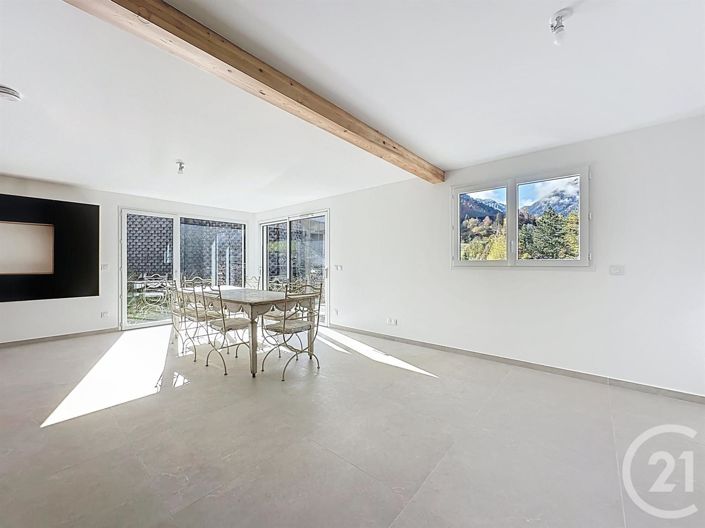 Image No.3-3 Bed House for sale