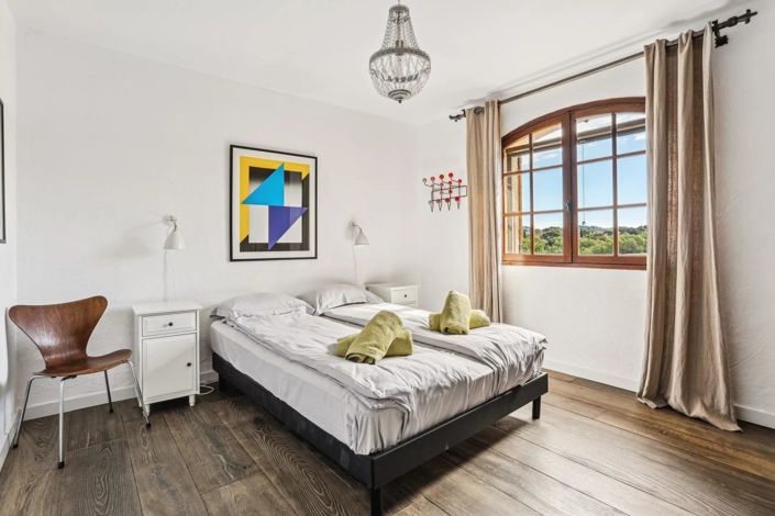 Image No.16-5 Bed House for sale