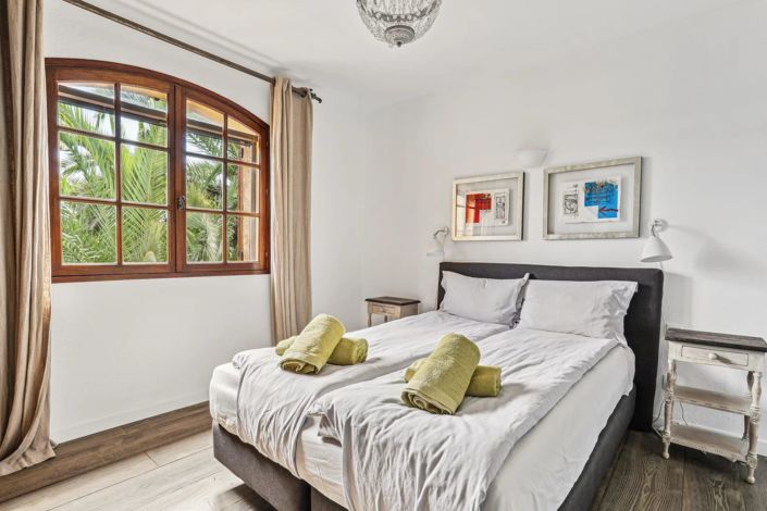 Image No.18-5 Bed House for sale