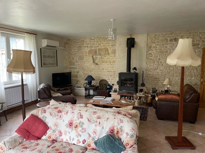 Image No.12-5 Bed House for sale