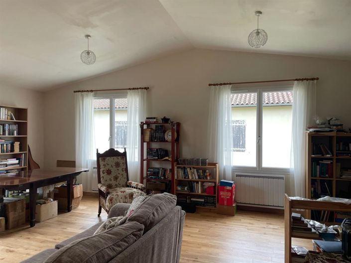 Image No.18-5 Bed House for sale